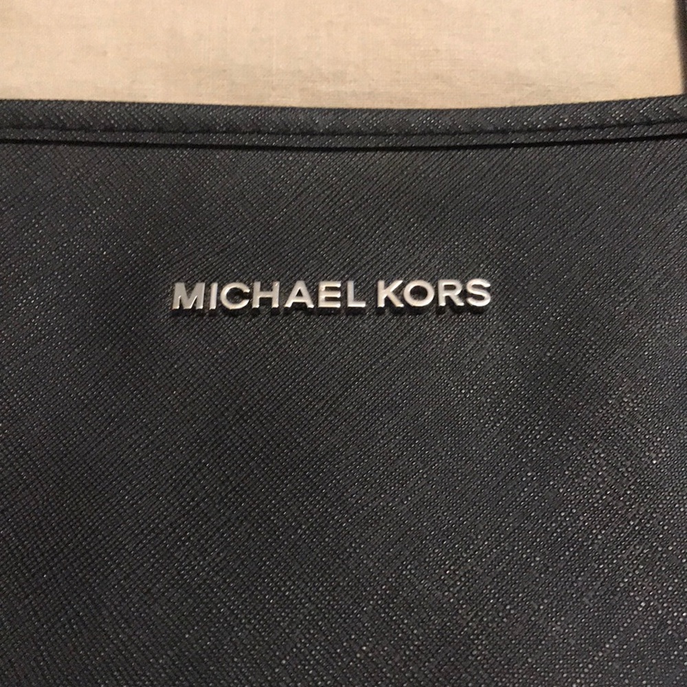 Michael Kors- Black Tote w/ zipper pouch- EUC - Picture 3 of 5
